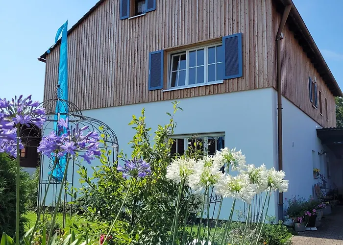 Haus Mit Stilvoller Ferienwohnung Und Tiny House Nahe Ammersee Fuer 2-6 Personen